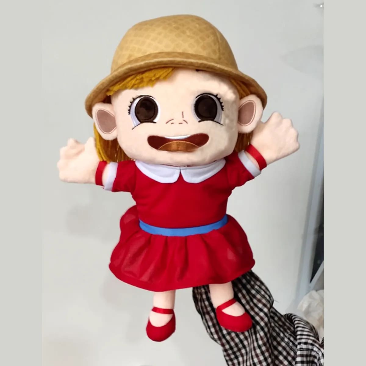 Straw hat girl rag doll — custom plush dolls manufactured in Shenzhen by Custom Plush Toy Factory