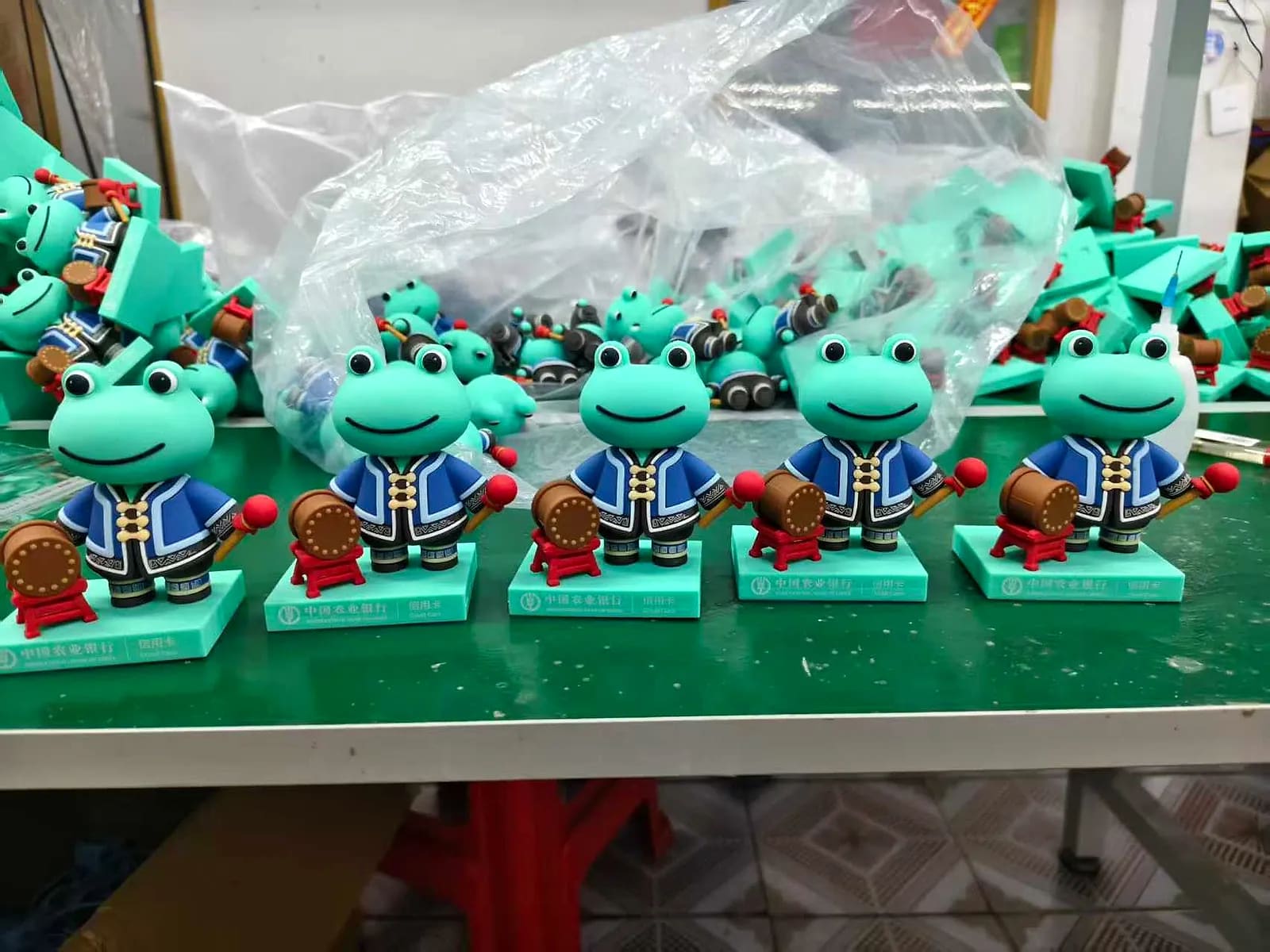 A Shenzhen factory that answers its own email