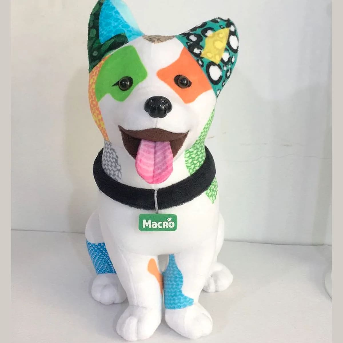 Graffiti vinyl dog figure — custom pvc figures manufactured in Shenzhen by Custom Plush Toy Factory